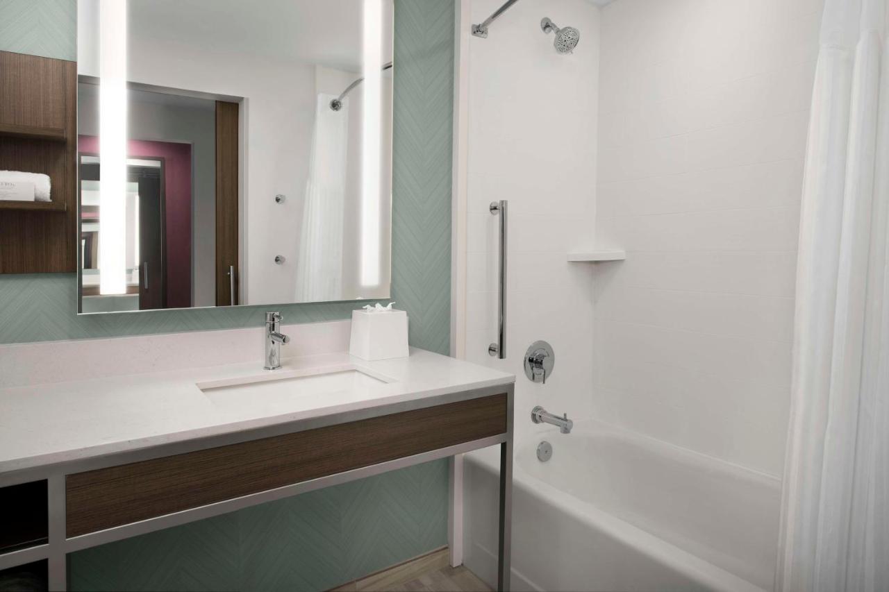 Hilton Garden Inn Pensacola Downtown Екстер'єр фото